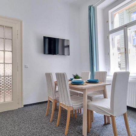 Finnem Rentals Tyrsova Prag Exterior foto